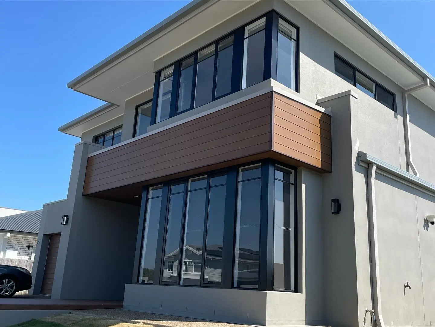 Non-Reflective vs. Reflective Window Tint: Which is Best for Your Home’s Privacy?